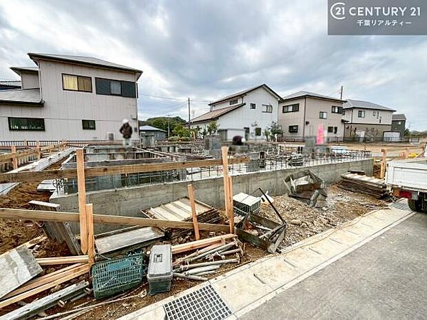 本物件にご興味をお持ちいただけましたら、どうぞお気軽にお問い合わせください。担当スタッフが、丁寧にご案内いたします。