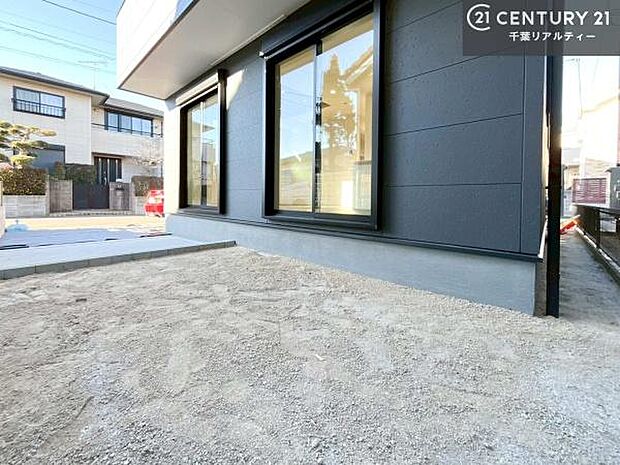 ちょっとしたお子様の遊び場として利用できます!リビングから様子が見えるので、安心してお子様を遊ばせられますね。