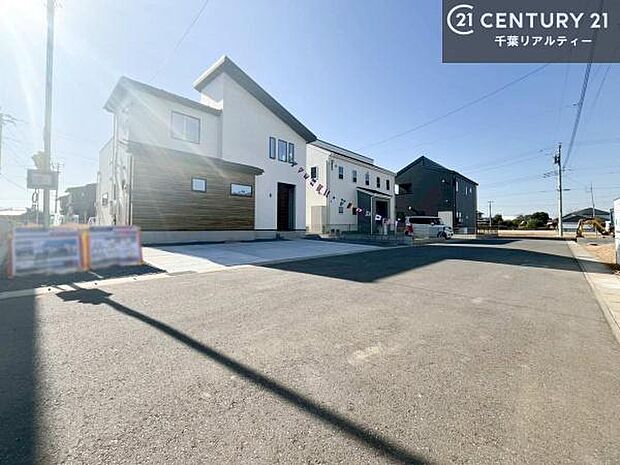 周辺環境や、お客様のご希望に合った物件も一緒にご案内を致します。住宅ローンアドバイザーによるご相談も承ります。当社はお問い合わせに即対応します!お待たせしません!