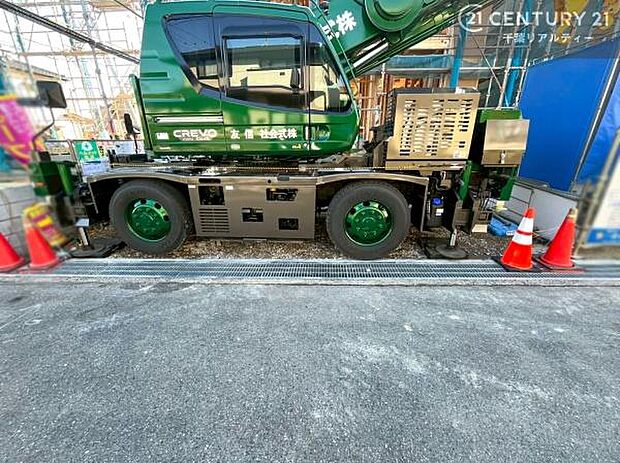 駐車スペースは2台分あります!セカンドカーはもちろん、バイクや自転車なども置き場所に困りません。