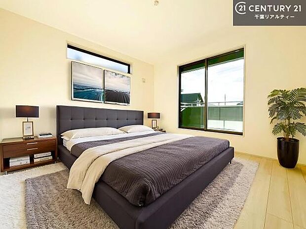 バルコニーに面している洋室です。明るく温もりがあり、換気もしっかりできます!朝起きて、外に出て背伸びをしつつ深呼吸をし良い朝を迎え入れることができます。【家具はCGパースです】