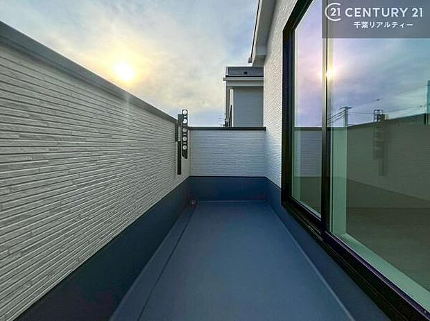 陽当たり良好なバルコニーです!晴れた日には青い空を見渡せる開放的な時間を楽しめます。