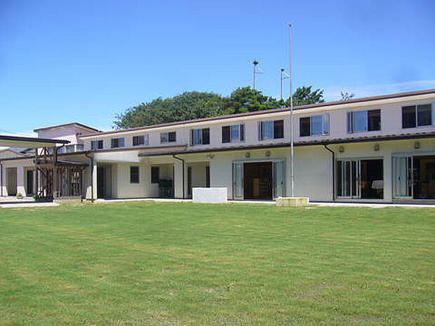 明澄幼稚園まで682m