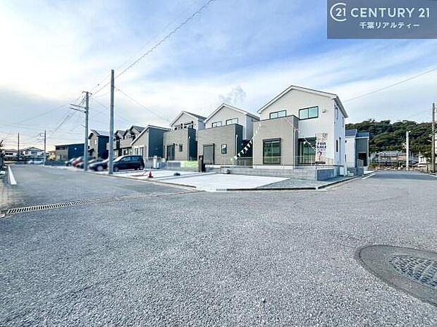 明るく開放的な角地でちょっと贅沢なお住まいをしませんか。