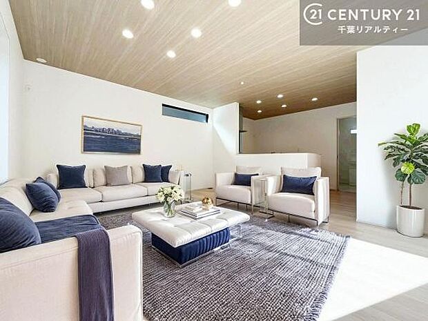 家具はCGパースです。大切な家族が集まるからこそLDKにはこだわりたい。子供たちが元気に笑いながら走り回っている姿を見た時が「広い家にして良かった」と思う瞬間です。