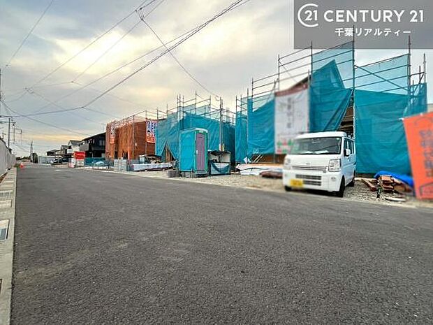 気になるお子様の学校までの道のりや駅までのルート、お買い物の場所などもご一緒にご案内いたします!