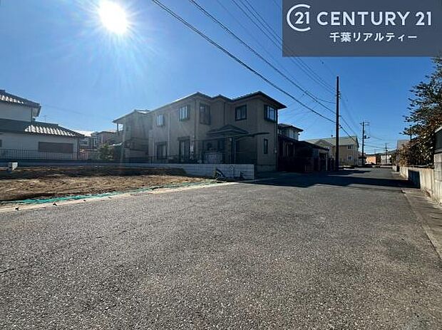 周辺環境や、お客様のご希望に合った物件も一緒にご案内を致します。住宅ローンアドバイザーによるご相談も承ります。当社はお問い合わせに即対応します!お待たせしません!