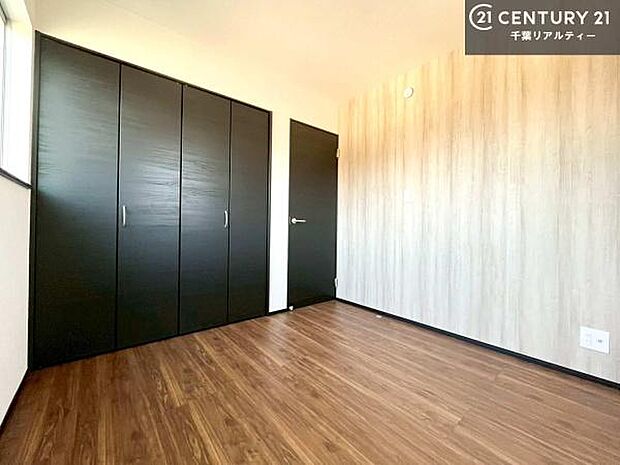 豊富な収納スペースで、住空間すっきり。生活感を抑え、美しい空間を保てる収納充実の住まいです。