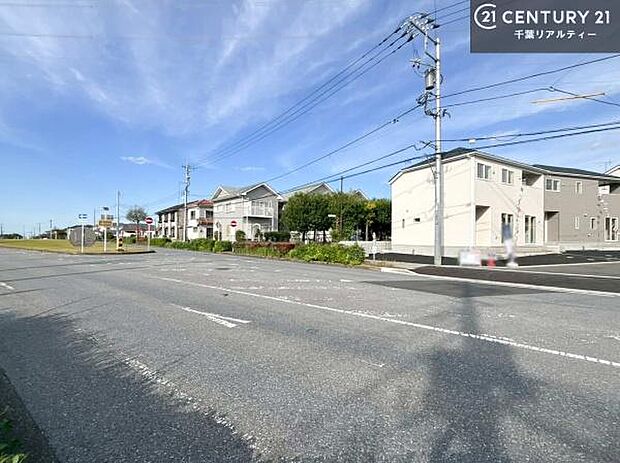 周辺環境や、お客様のご希望に合った物件も一緒にご案内を致します。住宅ローンアドバイザーによるご相談も承ります。当社はお問い合わせに即対応します!お待たせしません!