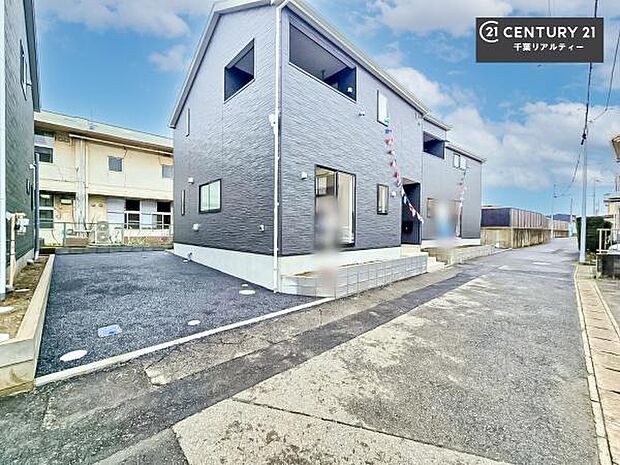 周辺環境や、お客様のご希望に合った物件も一緒にご案内を致します。住宅ローンアドバイザーによるご相談も承ります。当社はお問い合わせに即対応します!お待たせしません!