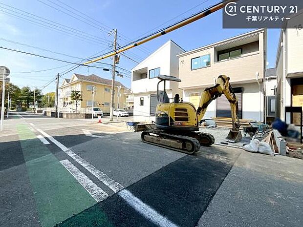 気になるお子様の学校までの道のりや駅までのルート、お買い物の場所などもご一緒にご案内いたします!