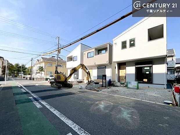 気になるお子様の学校までの道のりや駅までのルート、お買い物の場所などもご一緒にご案内いたします!