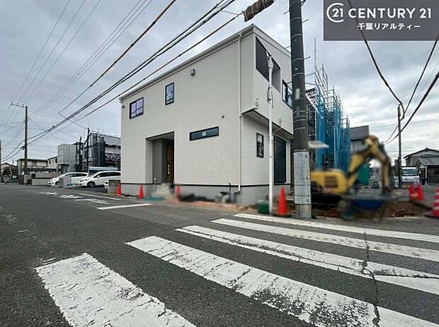 物件探しのご条件・ご要望・ご質問など、何なりと弊社スタッフまでお申し付けください!不動産に関することなら、どのようなことでも誠心誠意対応させて頂きます。