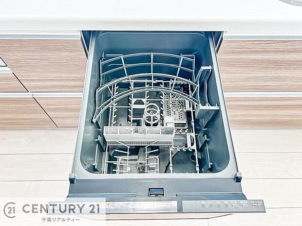 【同仕様】食洗機付き!忙しい時や冬場は手荒れ防止として大活躍します!ビルトイン仕様なので、場所も取らず調理スペースも広く使えて手際よく作業が出来ます!