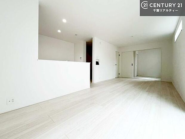 心地良いリビングは家族が自然と集まります。家族団欒の時間が増えそうです。ご家族と、より一層充実した時間を過ごせそうですね。