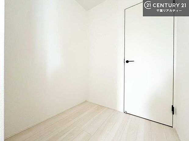 パントリー付き!お米や飲料水、食材のストックもスッキリ整頓することができます!是非現地でお確かめください。