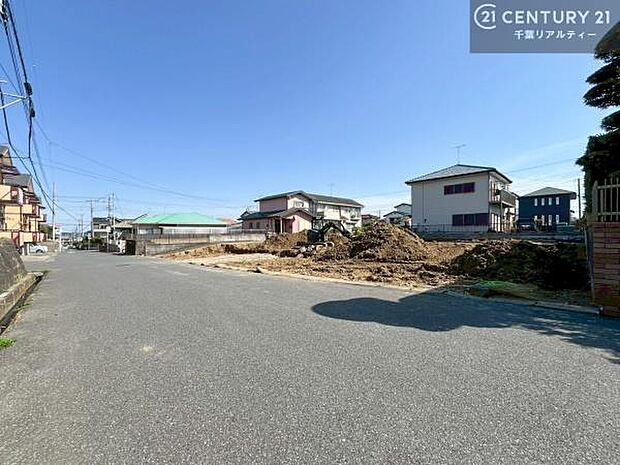 気になるお子様の学校までの道のりや駅までのルート、お買い物の場所などもご一緒にご案内いたします!