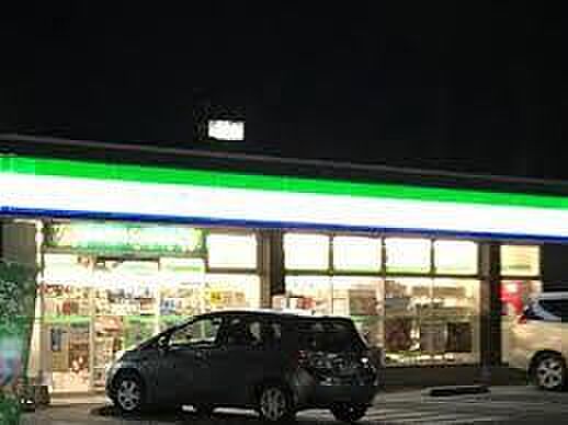 ファミリーマート市原姉崎店まで712m