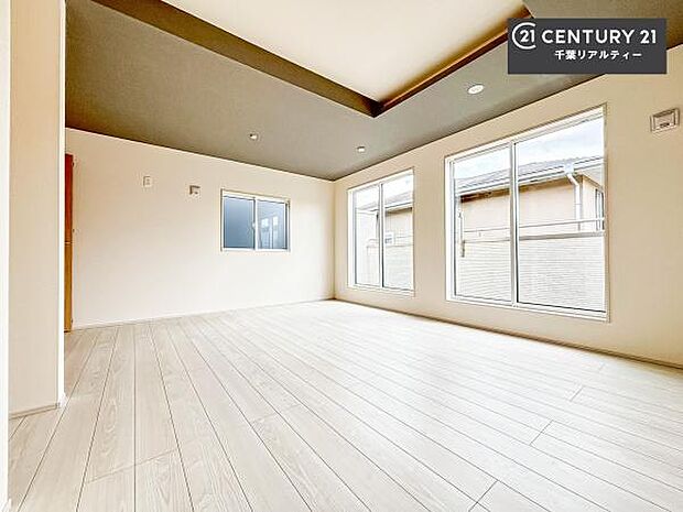 間仕切り対応可能なお部屋です。ゆとりのある広さで、プライベートルームや子供部屋、多目的に使いやすいお部屋です。