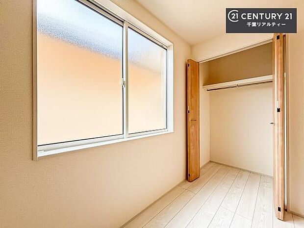 収納がしっかりあるので家具の配置がしやすく、ライフスタイルに合わせたお部屋作りが可能です。