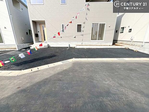 カースペース付きなのでマイカーをお持ちの方も安心ですね!ぜひ現地にてお確かめくださいませ!