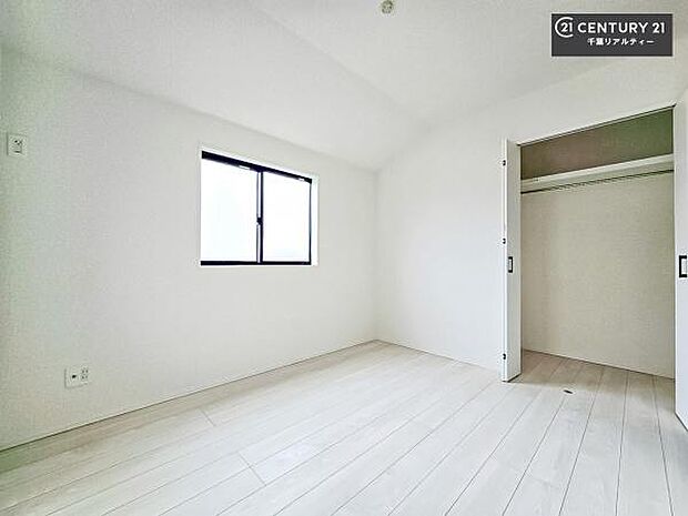 収納がしっかりあるので家具の配置がしやすく、ライフスタイルに合わせたお部屋作りが可能です。