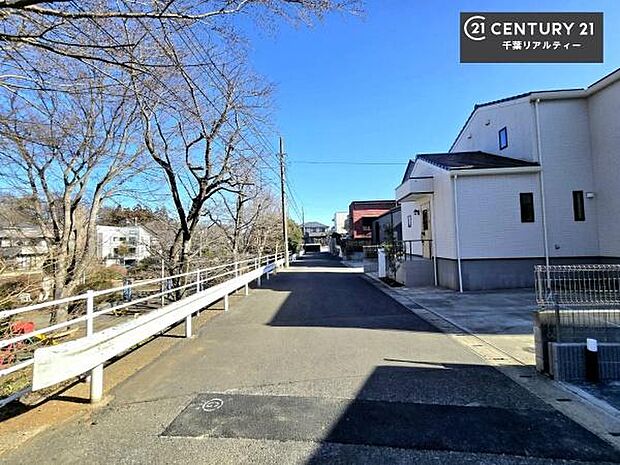 周辺環境や、お客様のご希望に合った物件も一緒にご案内を致します。住宅ローンアドバイザーによるご相談も承ります。当社はお問い合わせに即対応します!お待たせしません!