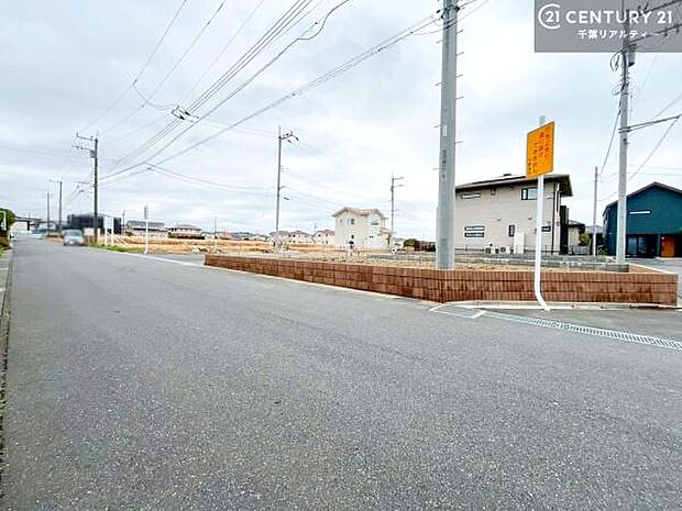 心ゆくまで現地をご覧いただけるよう、即日案内のご用意も整えております。お気軽にお問い合わせの上、理想の暮らしへの一歩をお進めください!