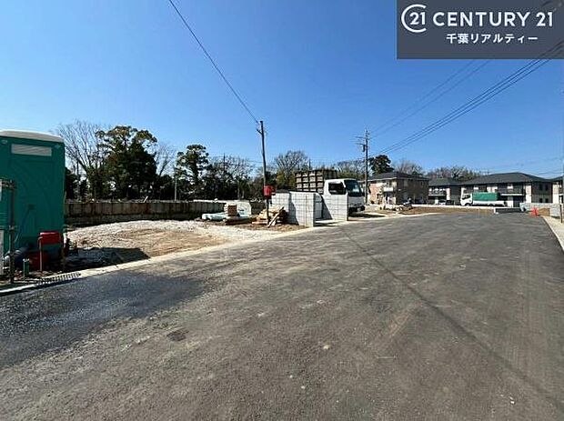 周辺環境や、お客様のご希望に合った物件も一緒にご案内を致します。住宅ローンアドバイザーによるご相談も承ります。当社はお問い合わせに即対応します!お待たせしません!