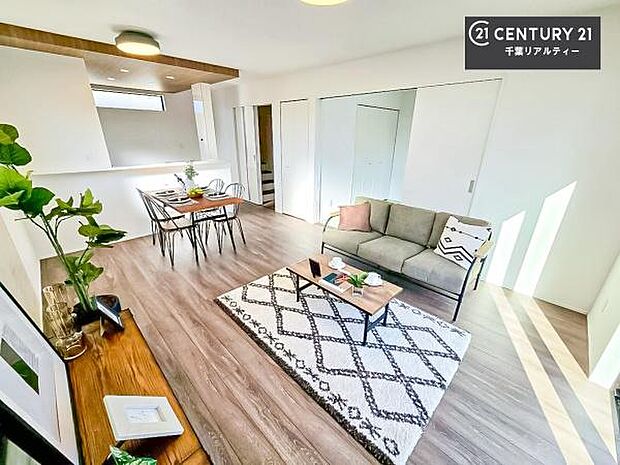 大切な家族が集まるからこそLDKにはこだわりたい。子供たちが元気に笑いながら走り回っている姿を見た時が「広い家にして良かった」と思う瞬間です。