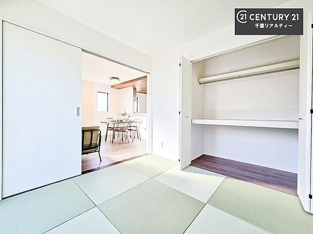 日本人の心感じる「和」の空間。井草の香り漂う空間は癒しのひと時を演出してくれます!リラックス効果があるので快適に過ごせそうです。