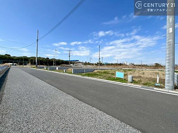 周辺環境や、お客様のご希望に合った物件も一緒にご案内を致します。住宅ローンアドバイザーによるご相談も承ります。当社はお問い合わせに即対応します!お待たせしません!