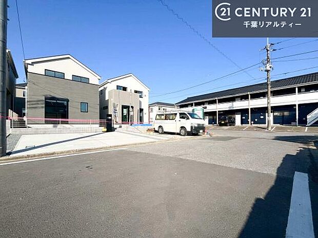 気になるお子様の学校までの道のりや駅までのルート、お買い物の場所などもご一緒にご案内いたします!