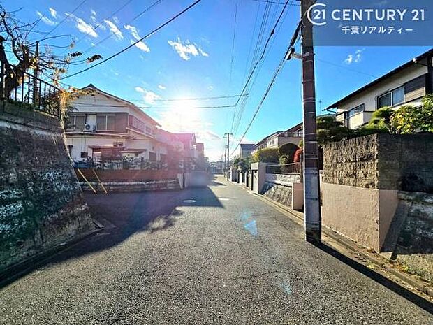 周辺環境や、お客様のご希望に合った物件も一緒にご案内を致します。住宅ローンアドバイザーによるご相談も承ります。当社はお問い合わせに即対応します!お待たせしません!