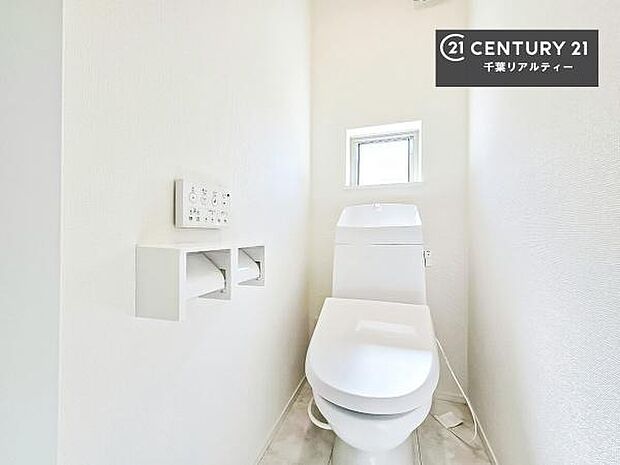 清潔感のある色味のお手洗いです!さわやかでスッキリする空間です!お手入れがしやすいトイレです!