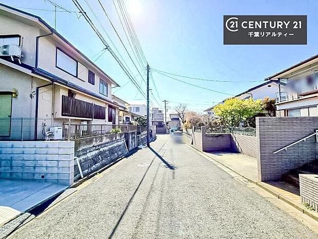 周辺環境や、お客様のご希望に合った物件も一緒にご案内を致します。住宅ローンアドバイザーによるご相談も承ります。当社はお問い合わせに即対応します!お待たせしません!