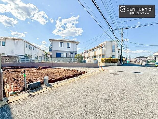 周辺環境や、お客様のご希望に合った物件も一緒にご案内を致します。住宅ローンアドバイザーによるご相談も承ります。当社はお問い合わせに即対応します!お待たせしません!