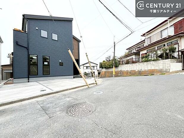 周辺環境や、お客様のご希望に合った物件も一緒にご案内を致します。住宅ローンアドバイザーによるご相談も承ります。当社はお問い合わせに即対応します!お待たせしません!