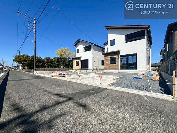 周辺環境や、お客様のご希望に合った物件も一緒にご案内を致します。住宅ローンアドバイザーによるご相談も承ります。当社はお問い合わせに即対応します!お待たせしません!