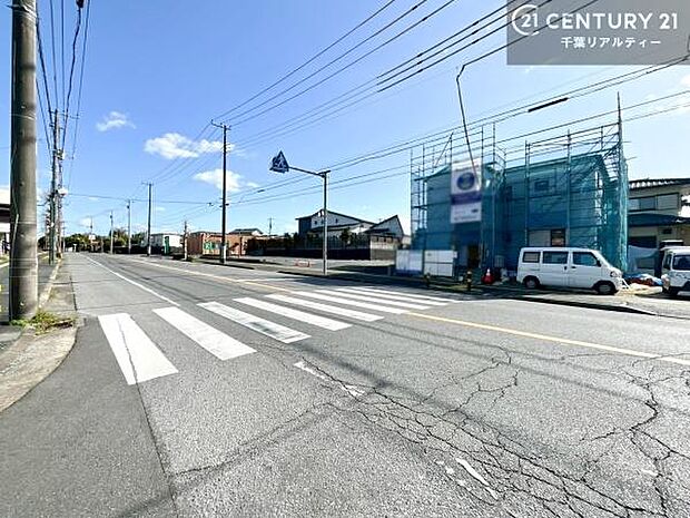 気になるお子様の学校までの道のりや駅までのルート、お買い物の場所などもご一緒にご案内いたします!