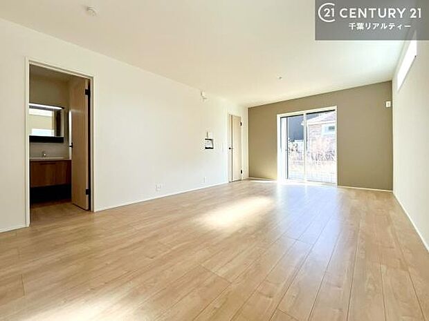 心地良いリビングは家族が自然と集まります。家族団欒の時間が増えそうです。ご家族と、より一層充実した時間を過ごせそうですね。