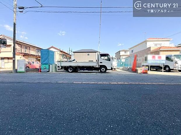 気になるお子様の学校までの道のりや駅までのルート、お買い物の場所などもご一緒にご案内いたします!