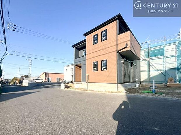 気になるお子様の学校までの道のりや駅までのルート、お買い物の場所などもご一緒にご案内いたします!