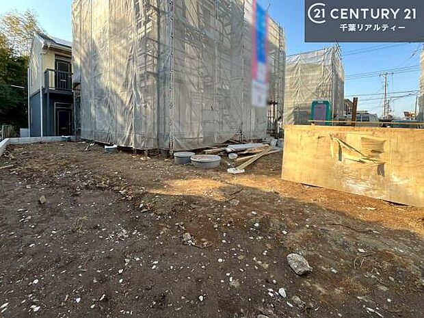 陽当たり良好なお庭です!晴れた日には青い空を見渡せる開放的な時間を楽しめます。ガーデニングや家庭菜園も楽しめます!