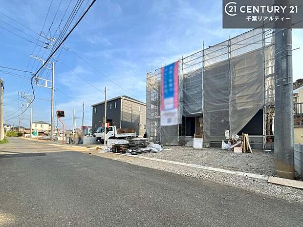 周辺環境や、お客様のご希望に合った物件も一緒にご案内を致します。住宅ローンアドバイザーによるご相談も承ります。当社はお問い合わせに即対応します!お待たせしません!