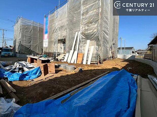 陽当たり良好なお庭です!晴れた日には青い空を見渡せる開放的な時間を楽しめます。ガーデニングや家庭菜園も楽しめます!