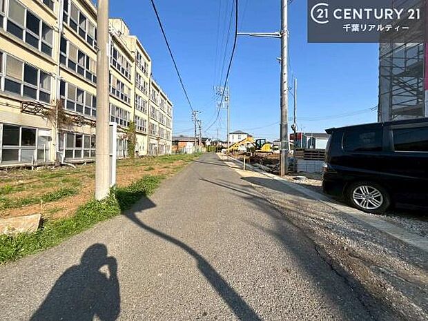 周辺環境や、お客様のご希望に合った物件も一緒にご案内を致します。住宅ローンアドバイザーによるご相談も承ります。当社はお問い合わせに即対応します!お待たせしません!