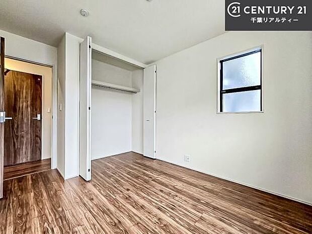 4つの洋室があるからこそ叶う、自由度の高い暮らし。寝室や在宅ワーク用の書斎など、ライフスタイルに合わせて使い分けが可能です。