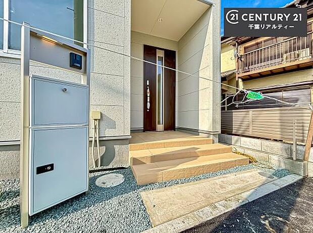 本物件にご興味をお持ちいただけましたら、どうぞお気軽にお問い合わせください。担当スタッフが、丁寧にご案内いたします。