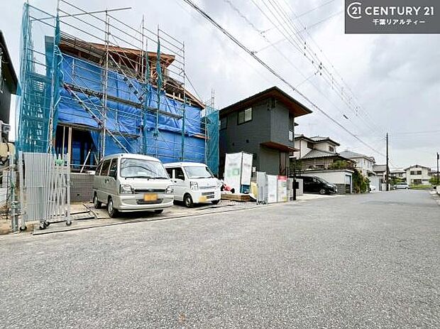 周辺環境や、お客様のご希望に合った物件も一緒にご案内を致します。住宅ローンアドバイザーによるご相談も承ります。当社はお問い合わせに即対応します!お待たせしません!